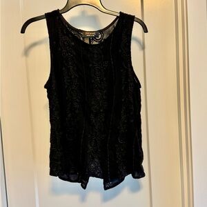 Women’s sheer sleeveless Med top